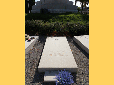 Tombe deGUAITELLA Gaston Henri Etienne à <a HREF=fotom2l.php?necro=497>  <U>Dole(Carré mixte 1914-1918 du cimetière de Landon)</U> </A> 68