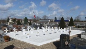 Chaumont-en-Vexin ( Carré militaire du cimetière communal)